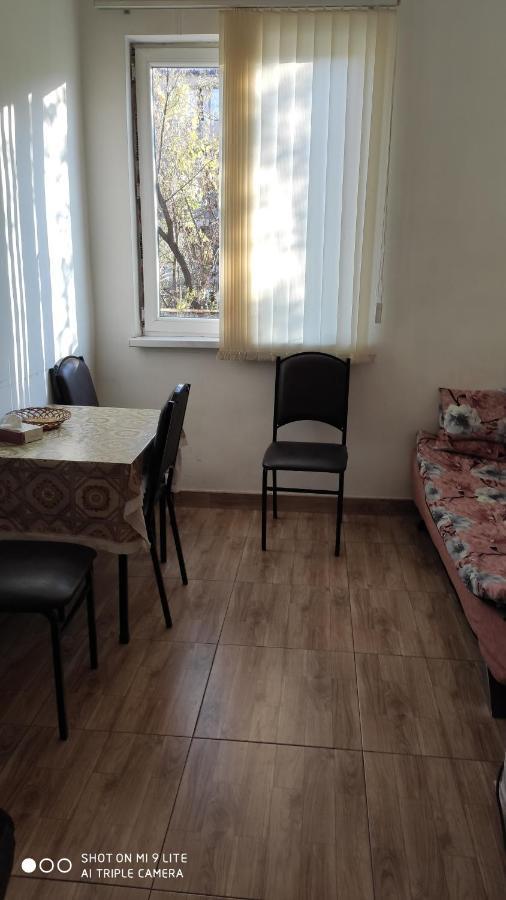 Apartments Azatutyan Avenue 9, Кв 19 Erivan Exterior foto